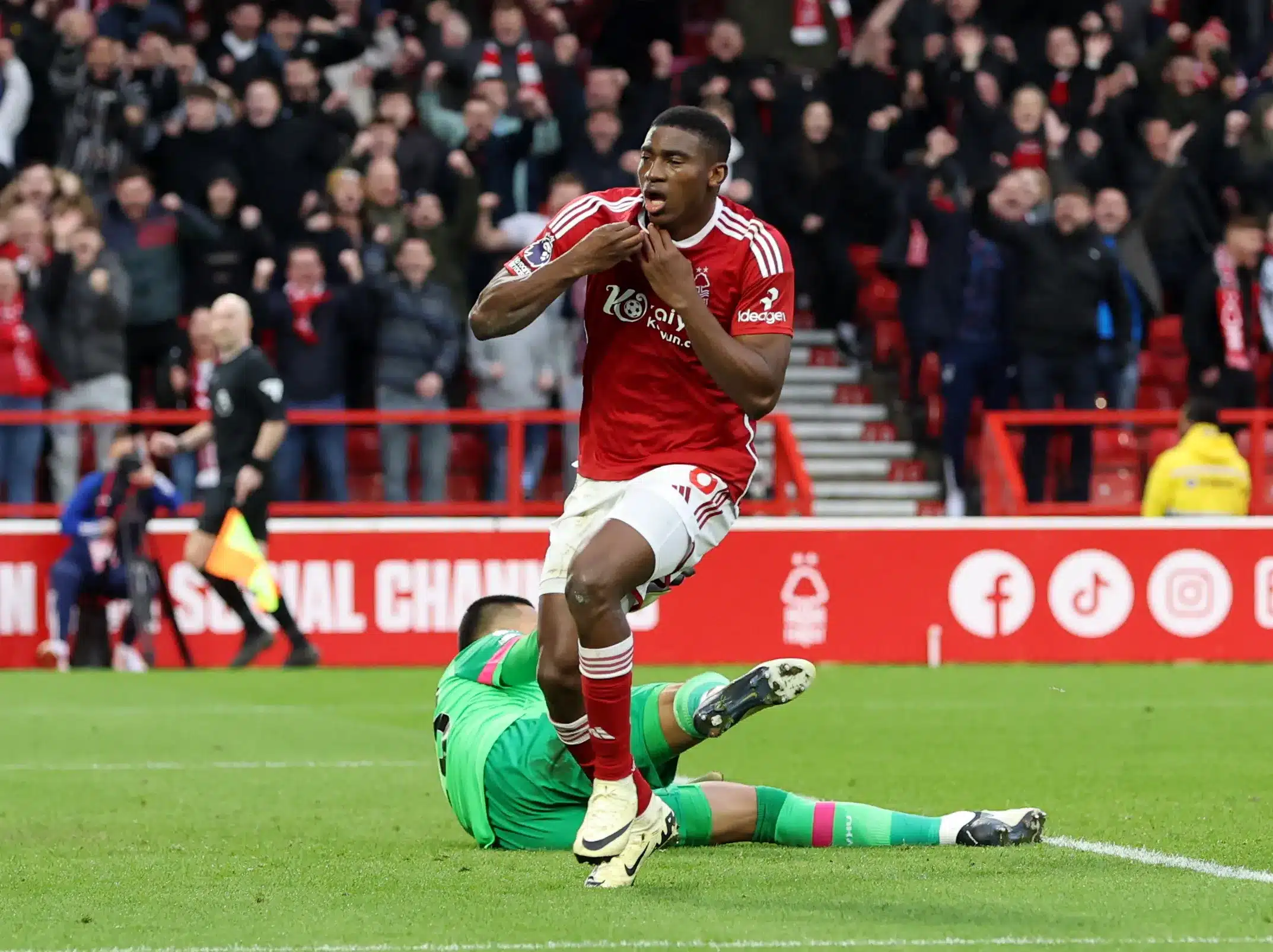 Premier League : Taiwo Awoniyi marque, Nottingham Forest bat West Ham ...