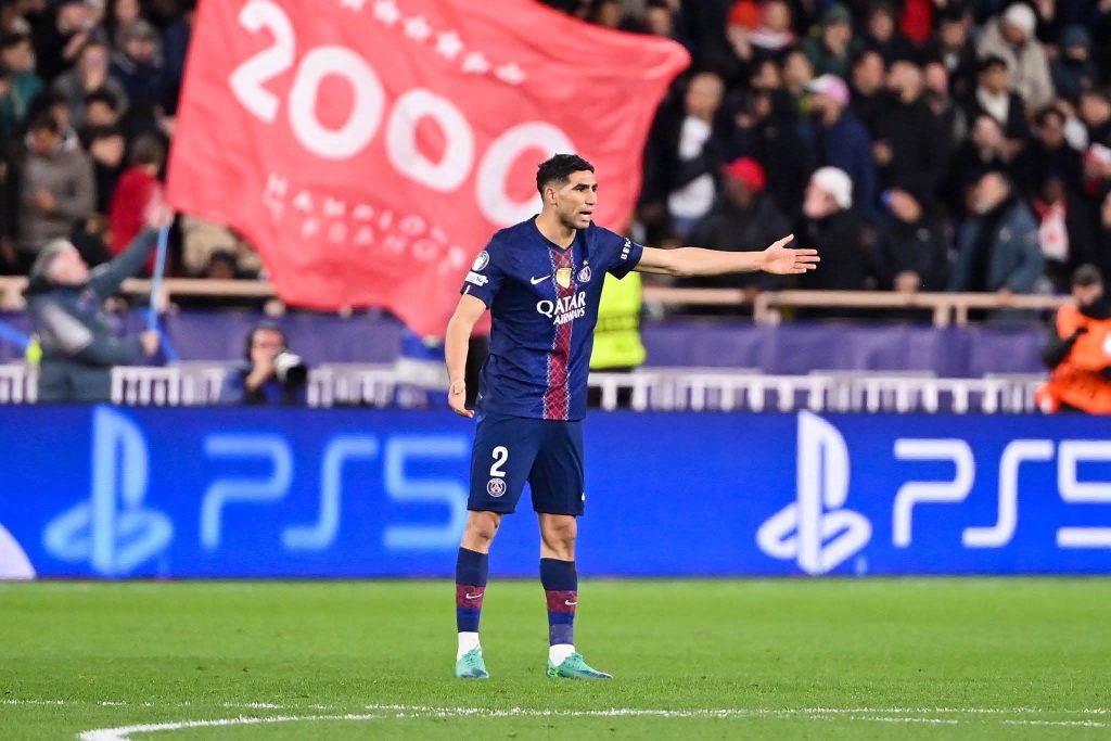 Achraf Hakimi in the current Paris Saint-Germain home kit