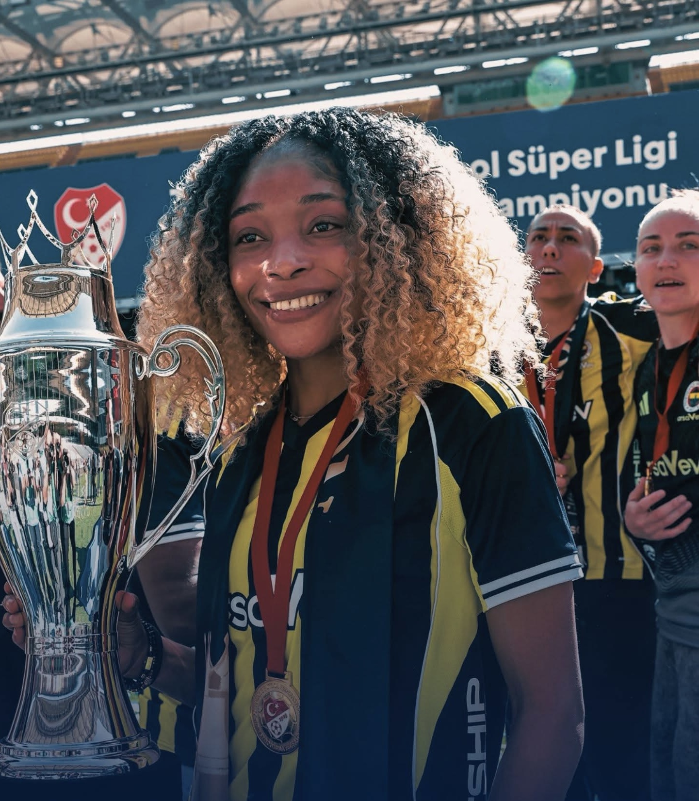 Turkey: Historic Title for Congolese Olga Massombo with Fenerbahçe!