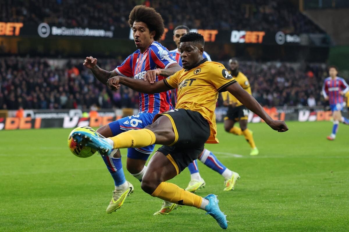 Marshall Munetsi: Rude bataille entre Nottingham Forest et Paris FC pour le Zimbabwéen