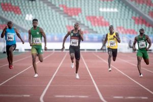Scène surréaliste à la finale du 100m masculin des championnats d'Afrique d'athlétisme à Accra