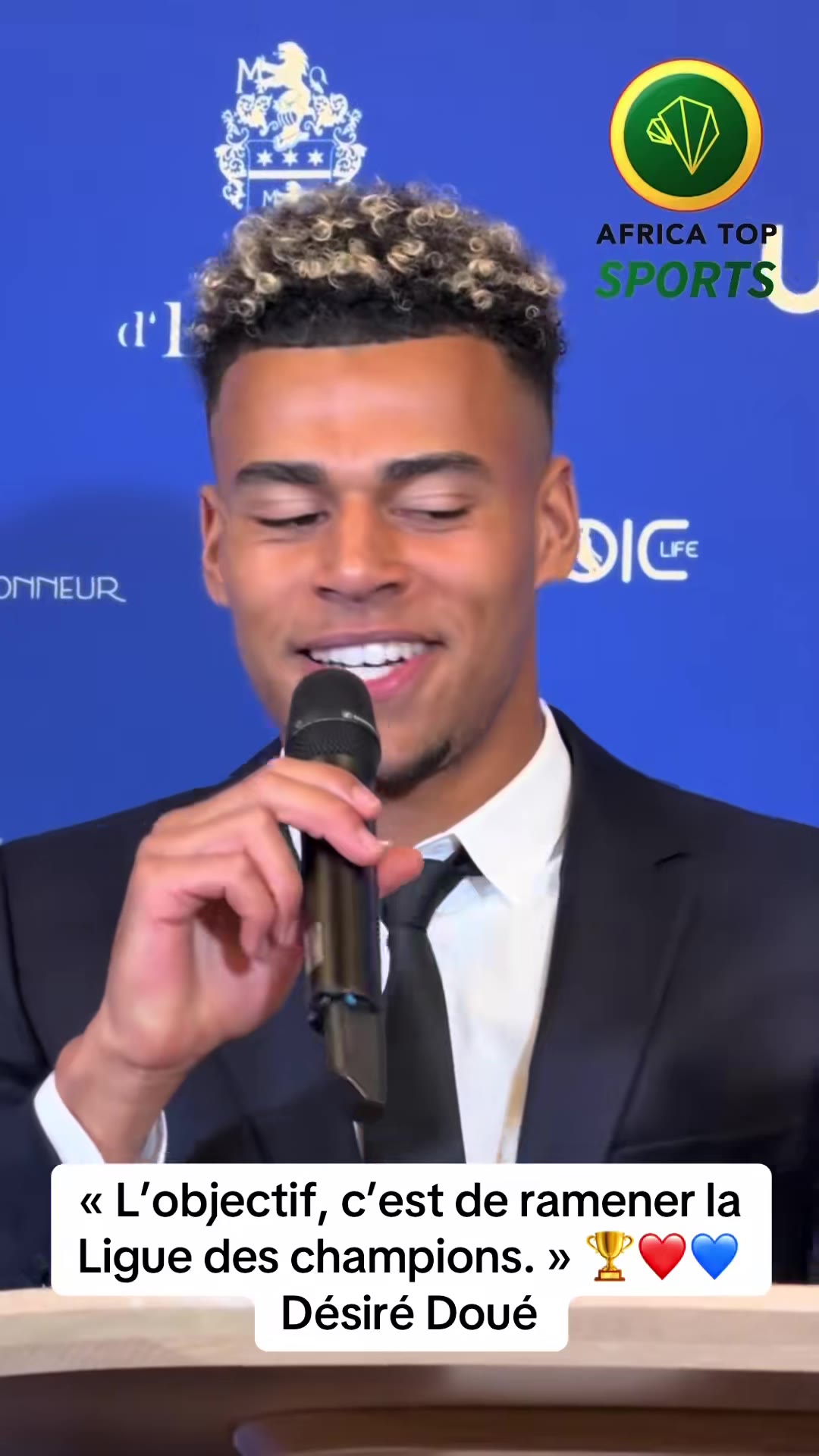 ️ Désiré Doué après son second trophée d’affilée d’espoir aux Trophé...