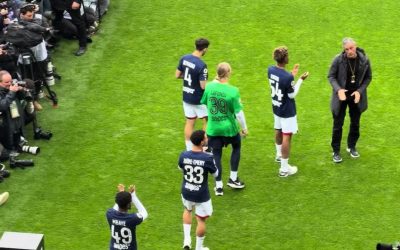 L&rsquo;arrivée des Champions de France acclamés par leurs supporters (via Dounia Mesli @ATS_fr)