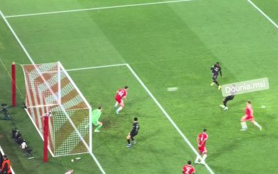 But d&rsquo;Ousmane Dembélé contre le Bayern : ouverture du score (via Dounia Mesli @ATS_fr)