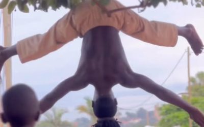 🤸 Latiff Luwemba — Hand to head, force et maîtrise du corps