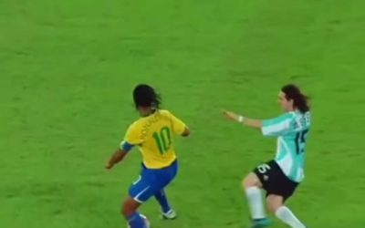 🎭 Ronaldinho le génie intouchable — Quand le sourire, les dribbles et la joie sont plus forts que le temps