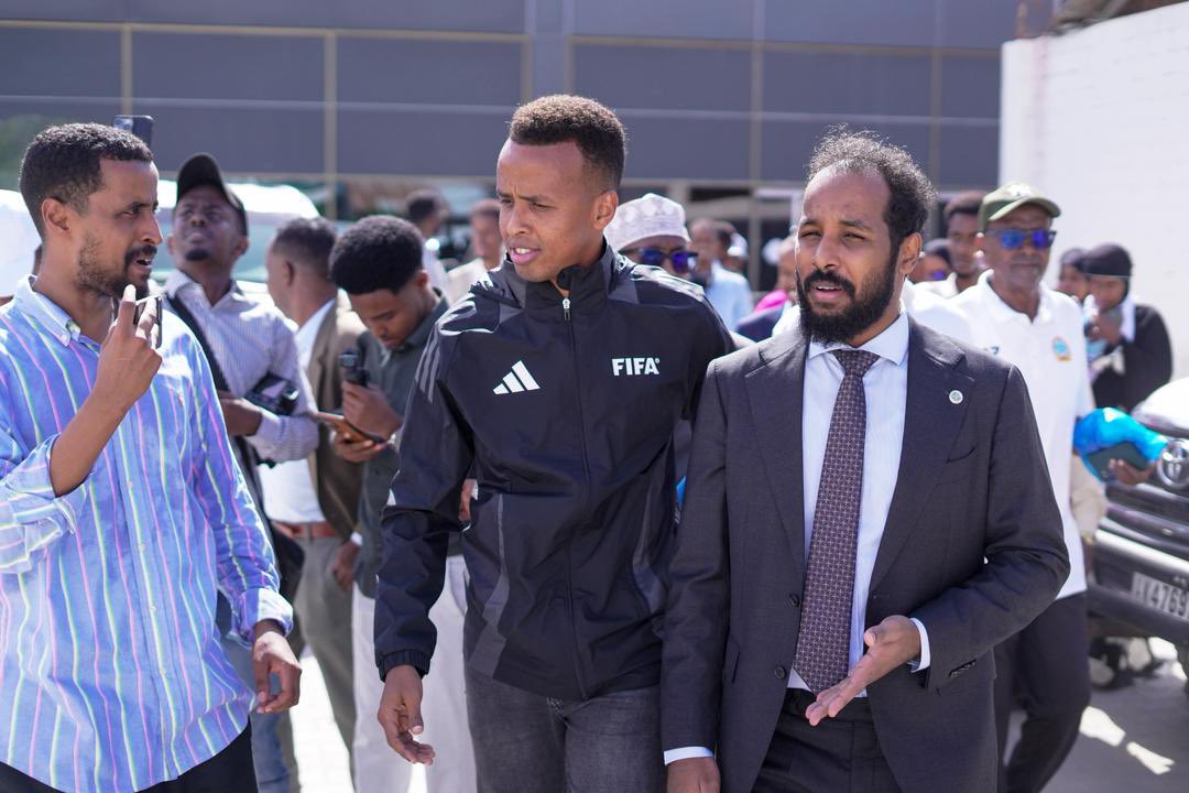 Coupe du Monde 2026 : De retour en Somalie, l&rsquo;arbitre Omar Artan acceuilli en heros