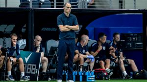 Thomas Tuchel, le sélectionneur de l'Angleterre, plaide pour un repositionnement des photographes durant le protocole d'avant-match à la Coupe du monde 2026