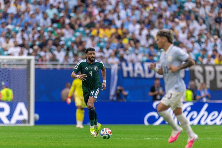 Coupe du monde 2026 : Alamri offre l’avantage à l’Arabie saoudite avant la mi-temps