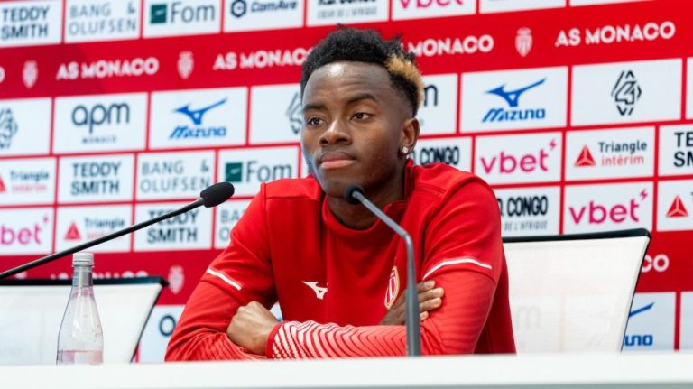 Monaco temporise dans le dossier Simon Adingra