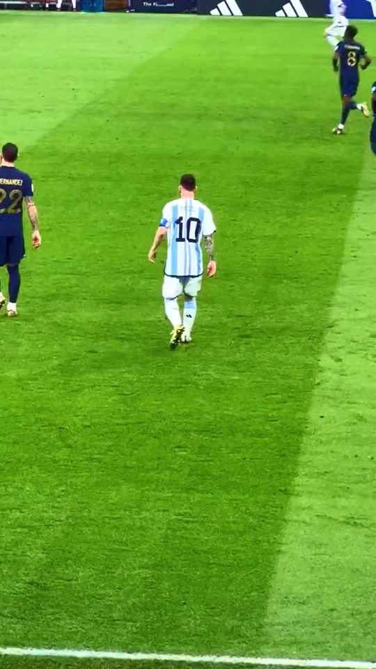 Le secret derrière la marche de Lionel Messi sur le terrain ...
