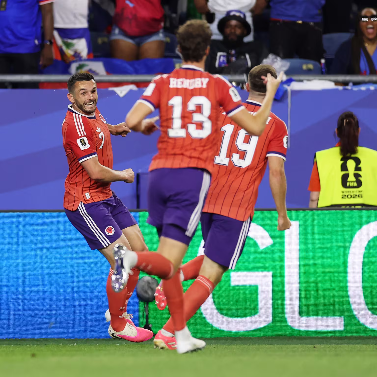 McGinn permet à l'Ecosse de mener devant Haïti à la mi-temps.