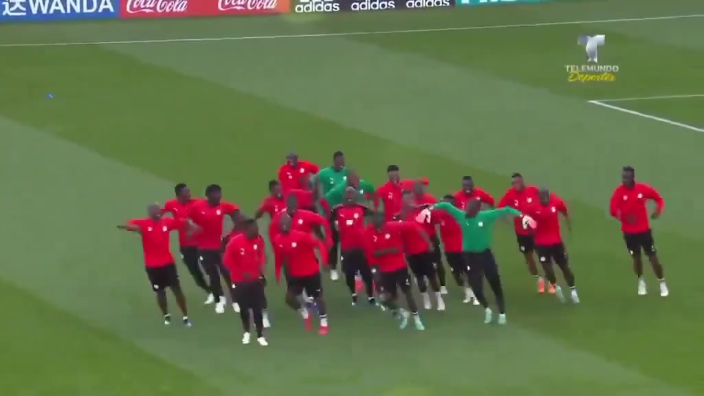 Senegal World Cup 2026 : la danse d echauffement des Lions qui fait le tour du monde