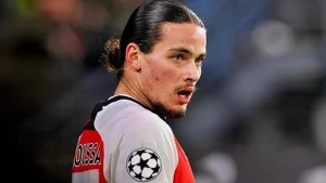 Mercato : Dortmund surveille Anis Hadj Moussa, mais le dossier reste complexe