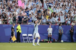 Lionel Messi 2tablit un nouveau record dans l'histoire de la Coupe du monde