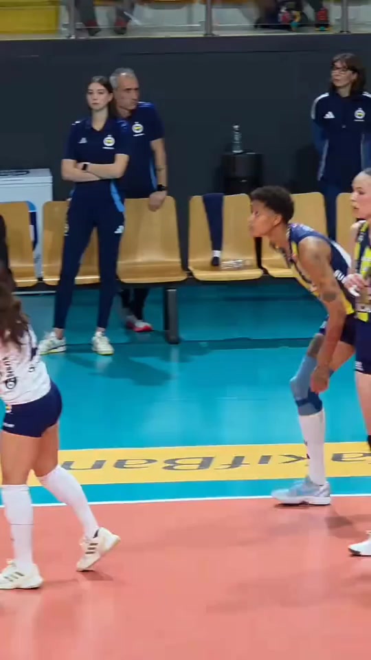 Mellisa Vargas — Edit Volleyball
