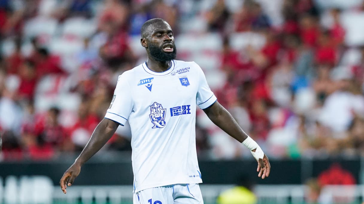 Crystal Palace : Pierre Sage pense Ă Lassine Sinayoko pour son nouveau projet