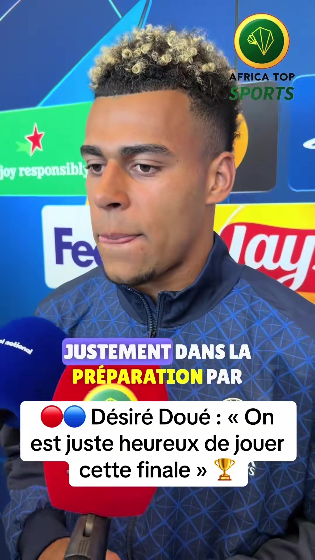 🎙️🔴🔵 Avant la finale de Champions League contre Arsenal, Désiré Doué a insisté sur la préparation du groupe à l’approche du grand rendez-vous européen 👏 🗣️ « On ne le vit pas comme une pression, mais vraiment comme une opportunité. On est chanceux aujourd’hui d’avoir cette opportunité-là. On l’a méritée avec ce qu’on a fait cette saison. Aujourd’hui, on est juste très heureux et excités de jouer cette finale. » ⭐🏆 Sur son évolution personnelle et les consignes de Luis Enrique, Doué a aussi expliqué vouloir garder le même état d’esprit : 🗣️ « J’essaye d’écouter le coach au quotidien. Je prends du plaisir sur le terrain et mon objectif, c’est toujours de rester efficace. » Avant de conclure avec determination sur l’état du groupe parisien 👀 🗣️ « On est prêts, on est prêts. » 🔥 #PSG #UCL #DesireDoue #PSGARS