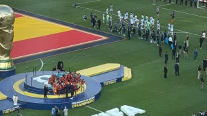 Coupe du monde 2026 : l’Argentine tourne le dos à l’Espagne lors de la cérémonie de remise des prix, Olmo en ricane
