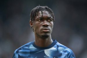 Yves Bissouma devrait rester en Premier League
