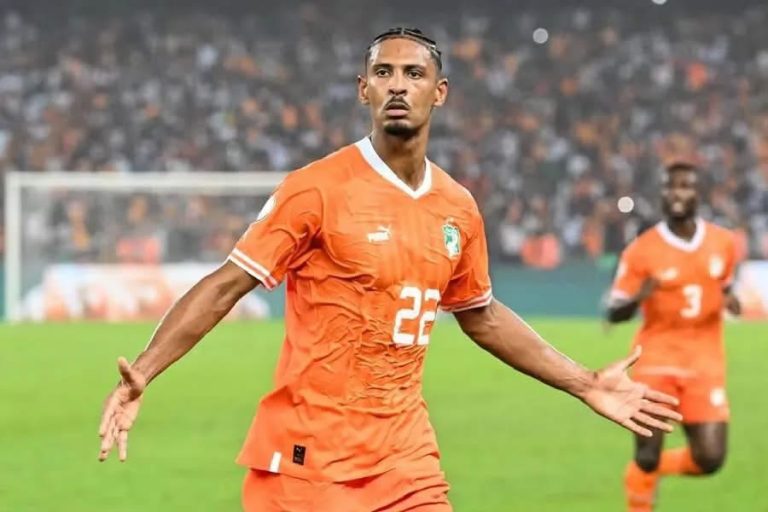 Mercato : Sébastien Haller quitte l&rsquo;Europe et signe un contrat au Japon