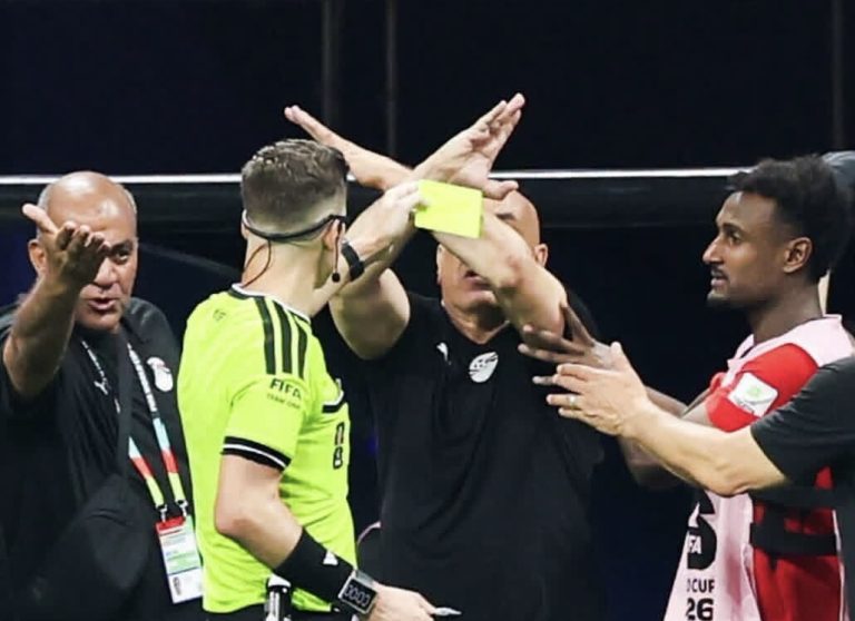Coupe du monde 2026 : Hossam Hassan dénonce le racisme et écope d’un carton jaune !