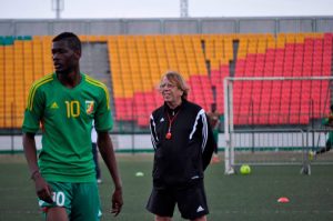 Congo : Claude Le Roy rappelle les anciens cadres