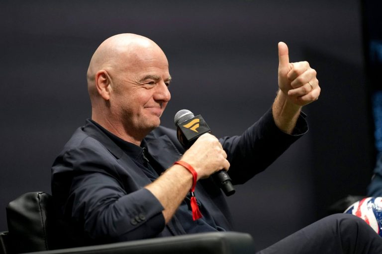 Gianni Infantino répond aux critiques contre l'organisation de la Coupe du monde 2026