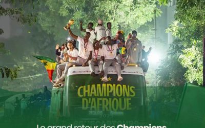 IMPRESSIONNANT ! Foule immense dans les rues de Dakar ce mardi à l&rsquo;occasion de la parade des champions d&rsquo;Afrique 🇸🇳 #…