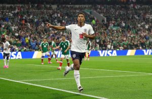 Coupe du monde 2026 :  Bellingham s’offre un doublé éclair; l’Angleterre mène face au Mexique