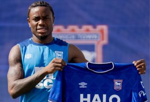 Abdul Fatawu : l’ailier ghanéen quitte Leicester City (Officiel)