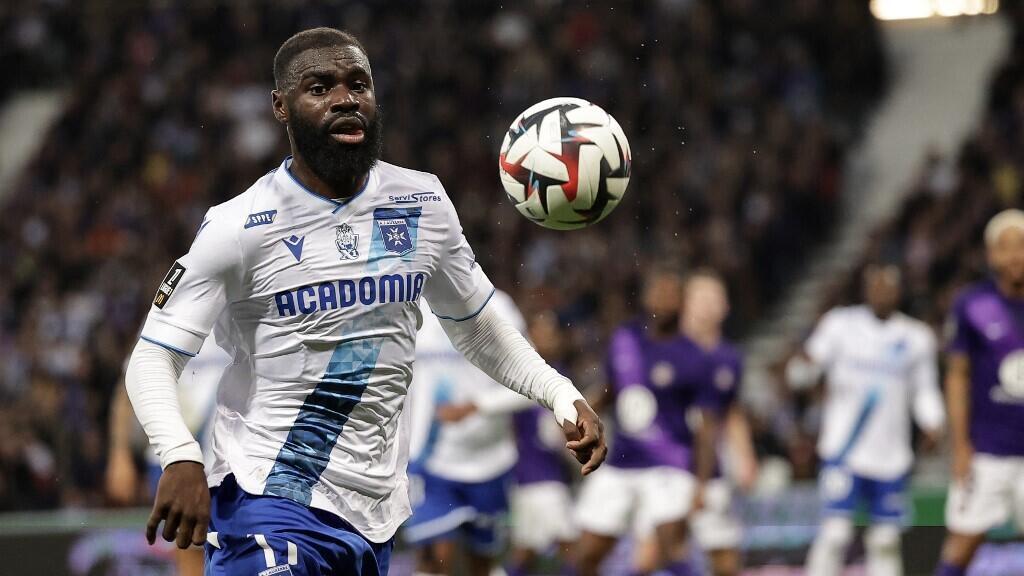 Auxerre : Une offre de 7 millions d'euros de Paris FC pour Lassina Sinayoko