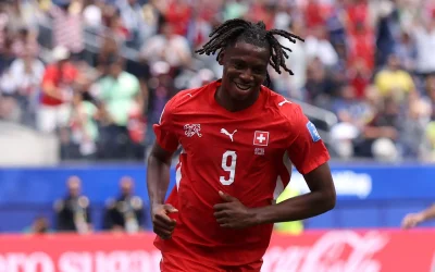 Mercato : Aston Villa veut doubler Newcastle pour le Congolo-suisse Johan Manzambi