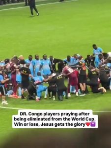 RD Congo : la prière des Léopards après la défaite face à l&rsquo;Angleterre 🙏