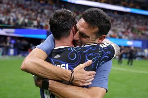 Lionel Scaloni rend hommage à Lionel Messi, en marge de la finale de la Coupe du monde 2026