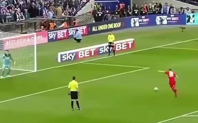 Angleterre : l&rsquo;arrêt de gardien qui enflamme les réseaux en plein sprint des play-offs