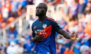 Mercato : Le Real Betis cible Kévin Denkey pour remplacer Cédric Bakambu