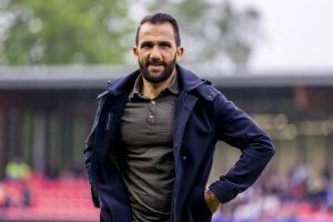 Adil Ramzi rejoint Xavi Hernandez