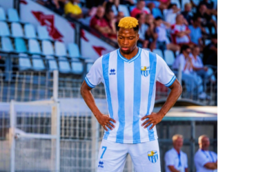 Adnan Aziz — Profil officiel de joueur de football, carrière et expérience internationale