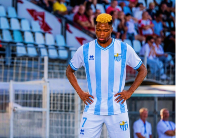 Adnan Aziz — Profil officiel de joueur de football, carrière et expérience internationale