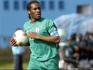 Jay-Jay Okocha : la légende nigériane révèle qu&rsquo;il a failli jouer au Bayern Munich