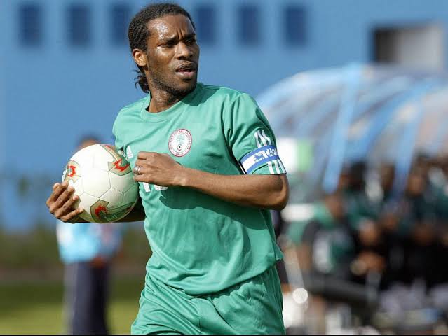 Jay-Jay Okocha : la légende nigériane révèle qu&rsquo;il a failli jouer au Bayern Munich