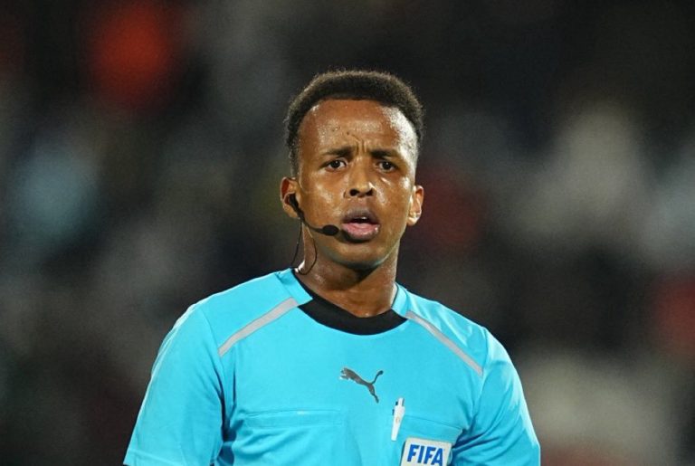 Omar Artan : L&rsquo;arbitre somalien aux commandes de la Supercoupe UEFA 2026