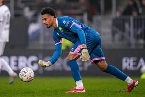 Pays-Bas : Kilian Nikiema héroïque face à Feyenoord
