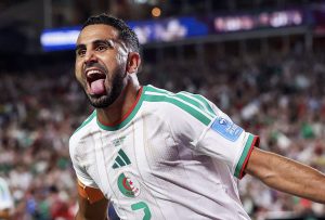 Mercato : le Deportivo La Corogne rêve de Riyad Mahrez