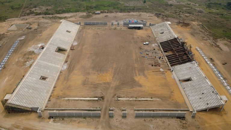 RDC : le futur stade d’Idiofa prend forme après une avancée majeure des travaux