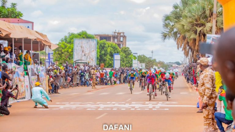Cyclisme: Rachid Bouda et Awa Bamogo remportent le Grand Prix Dafani