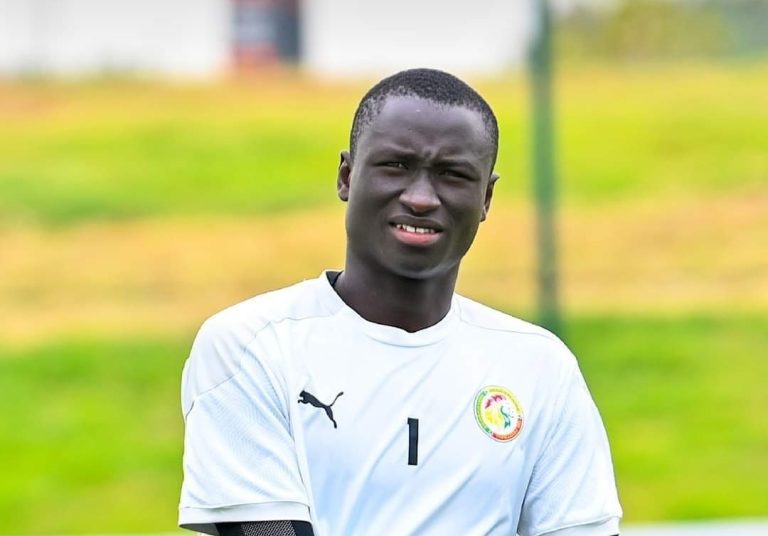 Le jeune gardien sénégalais Serigne Diouf signe son premier contrat professionnel