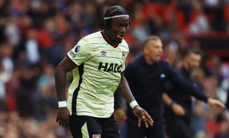 Ipswich Town : Fatawu Issahaku victime de racisme en ligne