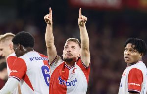 Ligue des Champions UEFA : réduit à 10, le Slavia piège le RC Lens !